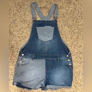 AMERICAN RAG CIE BLUE DENIM OVERALL / SHORTS / SIZE 9 / WOMENS